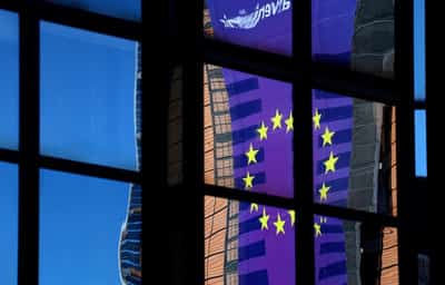 Image for Trump pushes for 15-20% minimum tariff on all EU goods, FT reports