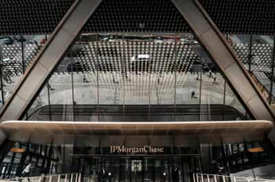Image for Wall Street banks trade derivatives to bet on pain in private credit, FT reports