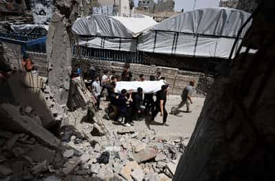 Image for Israeli strikes kill four people in Gaza, medics say