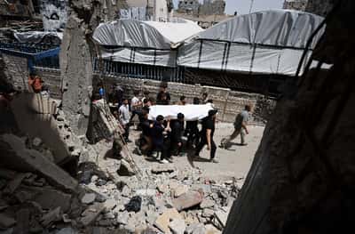 Image for Israeli strikes kill four people in Gaza, medics say