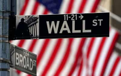 Image for Wall Street retrenches and awaits Fed while oil surges