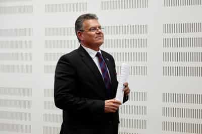 Image for EU, China tackle trade issues ahead of leaders' summit