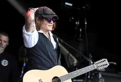Image for Johnny Depp makes surprise appearance at MTV’s Video Music Awards