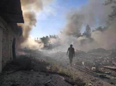 Image for Ukraine steps up drive to retake Russian-controlled south with air strikes
