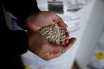 Image for France unveils fertiliser aid for farmers after global price surge