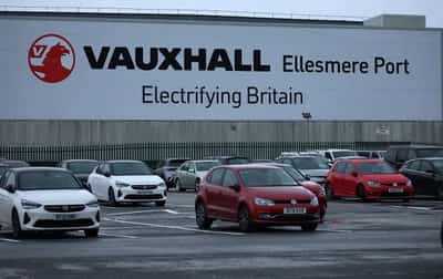Image for Stellantis to shut Vauxhall van plant in Britain