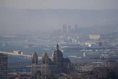 Image for France battles smouldering fire near Marseille, warns of flare-ups