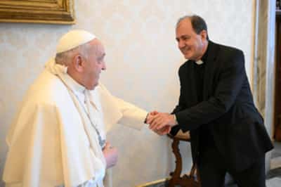Image for Pope Francis using sling after injuring forearm in fall