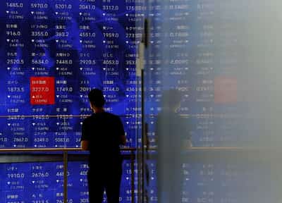 Image for US stocks, dollar defensive, bonds rally as Harris harries Trump
