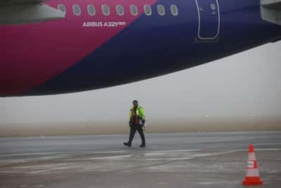 Image for Airbus probes A321neo flaw as repair plan eases disruption