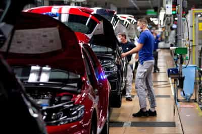 Image for Euro 7 emissions standard to cost many times EC forecasts -industry group