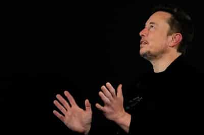 Image for Starmer calls for Elon Musk to stop interfering in UK politics