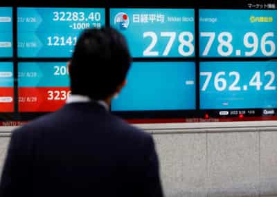 Image for Asian stocks edge up before U.S. jobs data, defying Wall Street selloff