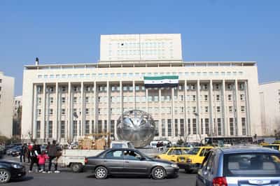 Image for UK lifts sanctions on Syrian central bank and petroleum firms