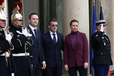 Image for France backs defence reinforcement in the Arctic, Macron says