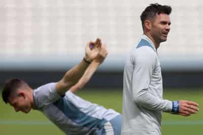 Image for Cricket-England’s Potts to make debut against New Zealand, Broad and Anderson return