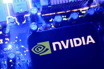 Image for Global AI stocks fall as industry chiefs call for slowing development