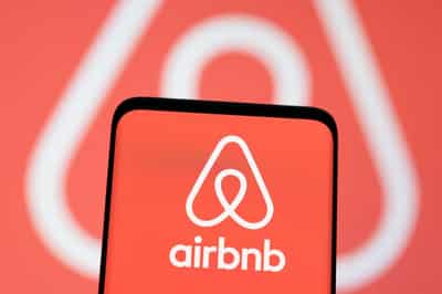 Image for Spain blocks more than 65,000 Airbnb holiday rental listings