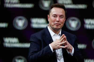 Image for Tesla turns to Musk’s small shareholder fans to back $56 billion payday
