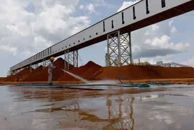 Image for Aluminium premium hits record in US on tariffs, global squeeze