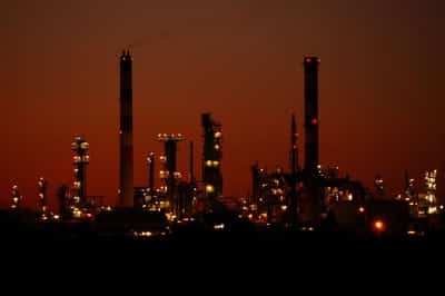 Image for French Energy Ministry considers increasing oil refining capacity