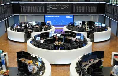 Image for European shares end flat as markets assess earnings flurry