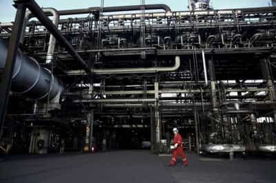 Image for Exclusive – PDVSA pauses oil-for-debt shipments to Europe, wants product swaps