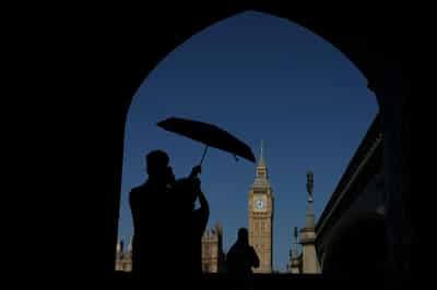 Image for UK heat-linked deaths this year approach 2022 record, health agency says