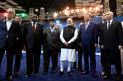 Image for BRICS adopts joint declaration, urges 'maximum restraint' in Mideast