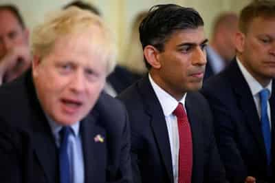 Image for Former UK finance minister Sunak bids to replace PM Johnson