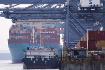 Image for Global shipping industry sticks with green investments, despite carbon price delay