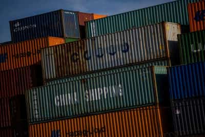 Image for US economy shrinks in first quarter as tariffs unleash flood of imports