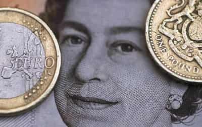 Image for Sterling loses steam as traders turn to safe-haven currencies