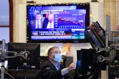 Image for Global shares fall, U.S. Treasury yields rise after dovish Fed minutes