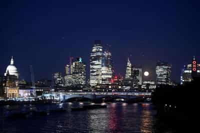 Image for Britain to allow banks to take on more risk to stay competitive