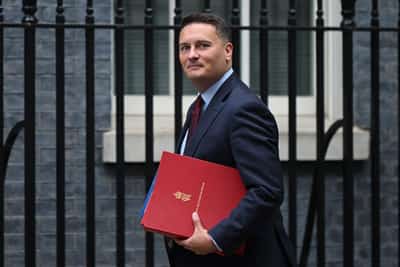 Image for UK launches investigation into maternity care after multiple scandals