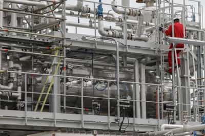 Image for Black Sea gas platform launched off Romania despite war risks
