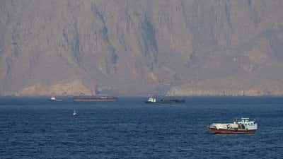 Image for China oil import cut, higher US exports wrongfoot market bulls