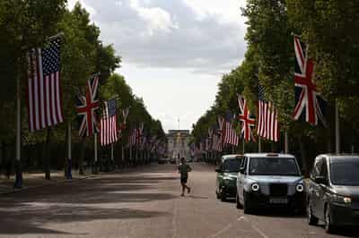 Image for Trump hails UK special relationship as he revels in pomp of historic state visit
