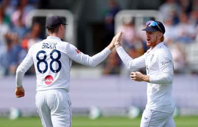 Image for Cricket-England reduce Pakistan to 53-3 to close in on victory