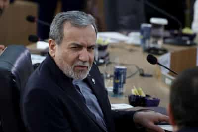 Image for Iranian foreign minister says Iran cannot give up on nuclear enrichment