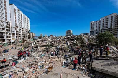 Image for Father and son rescued after four days buried under rubble of Venezuela's earthquakes