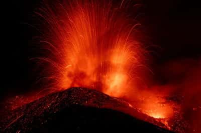 Image for Etna eruption extends closure of Sicily's Catania airport until Saturday