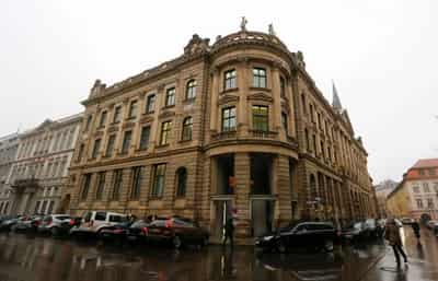 Image for European banks cash in on rising rates as clouds gather