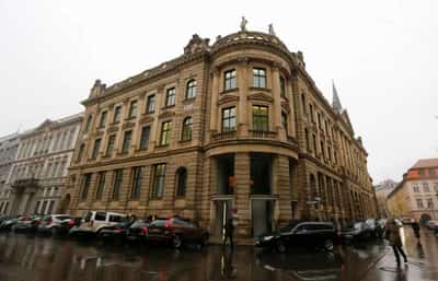 Image for European banks cash in on rising rates as clouds gather