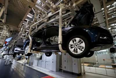 Image for Czech Republic joining Italy to fight carmakers’ CO2 fines