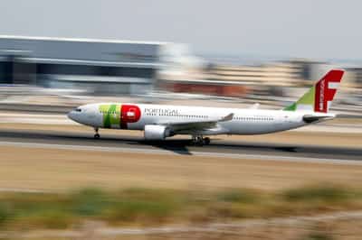 Image for Portugal's government seeks political deal to sell minority stake in flag carrier TAP