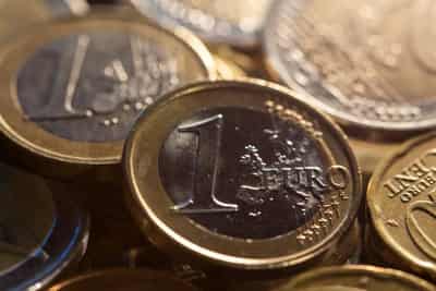 Image for Euro zone bond yields rise, focus on economic data