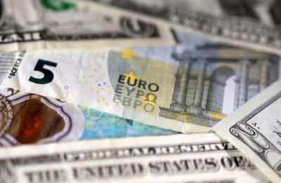 Image for Dollar keeps losing market share but euro slow to benefit: ECB study
