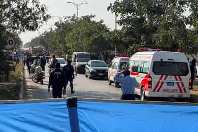 Image for Suicide bombing in Pakistan capital kills 12, raises regional tension